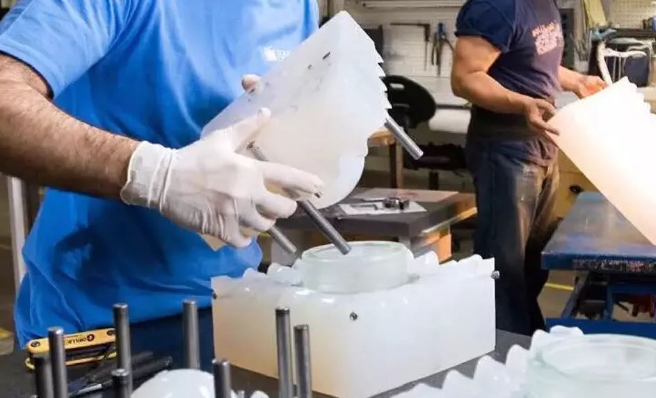 vacuum-casting